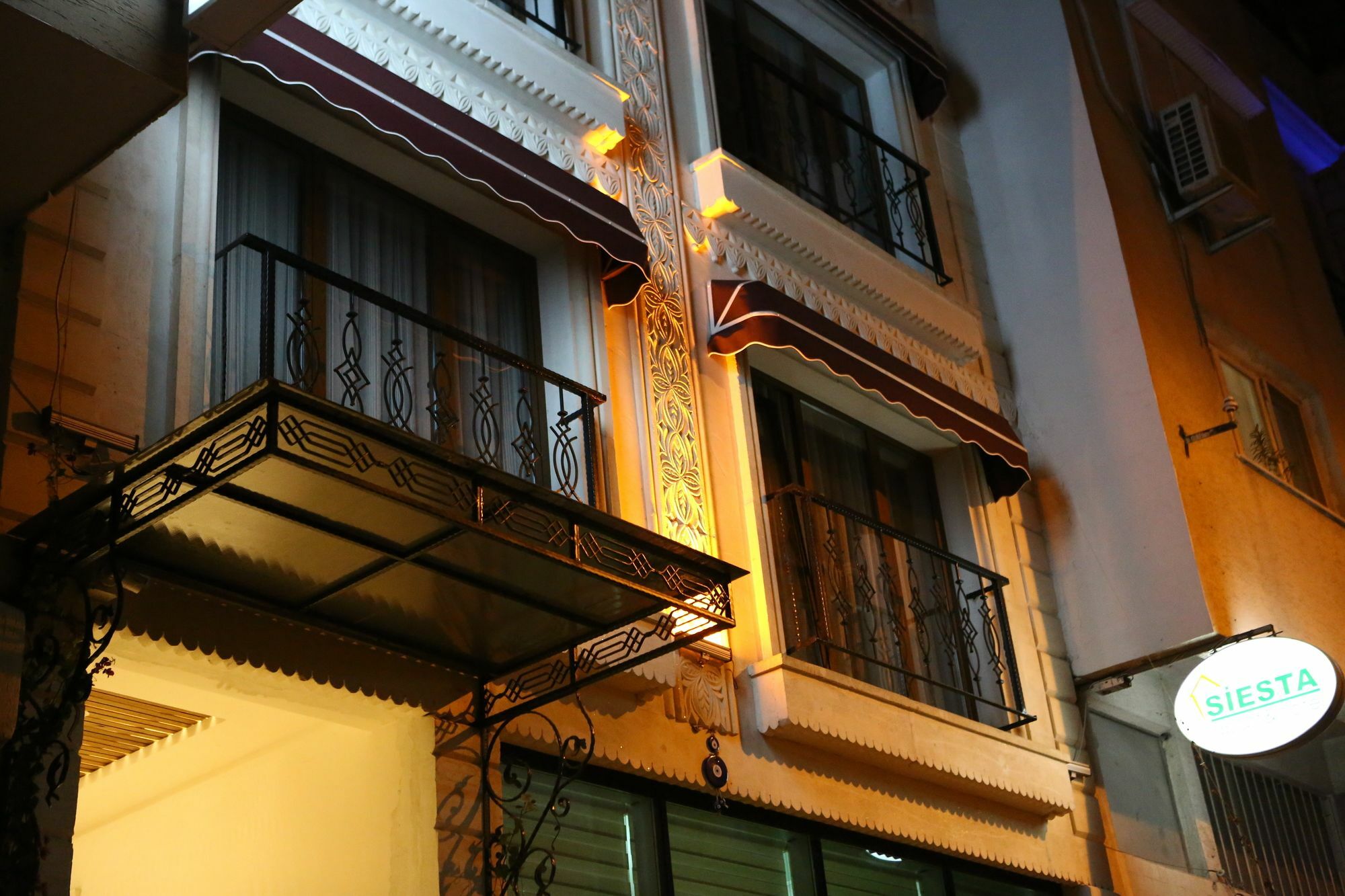 Siesta & Hotel 2*